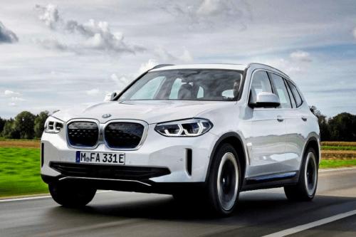 Az e-autók új generációjának tör utat a BMW iX3